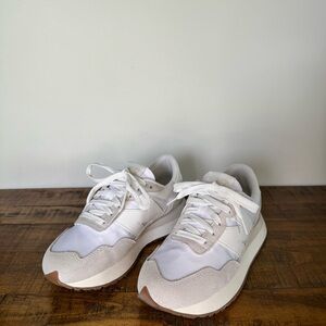 New Balance 237 Shoes